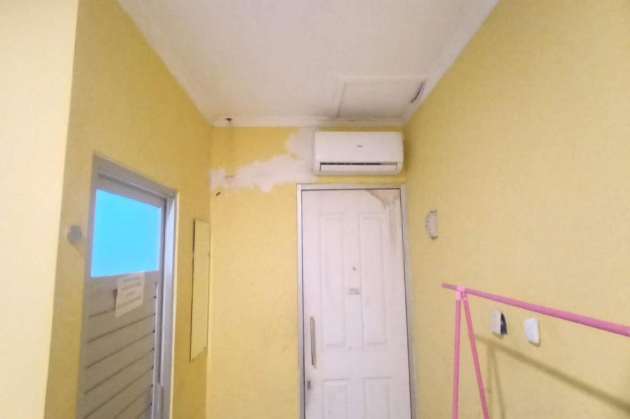 Oyo Life 92877 Hotel Rainbow 7296 Semarang Dış mekan fotoğraf