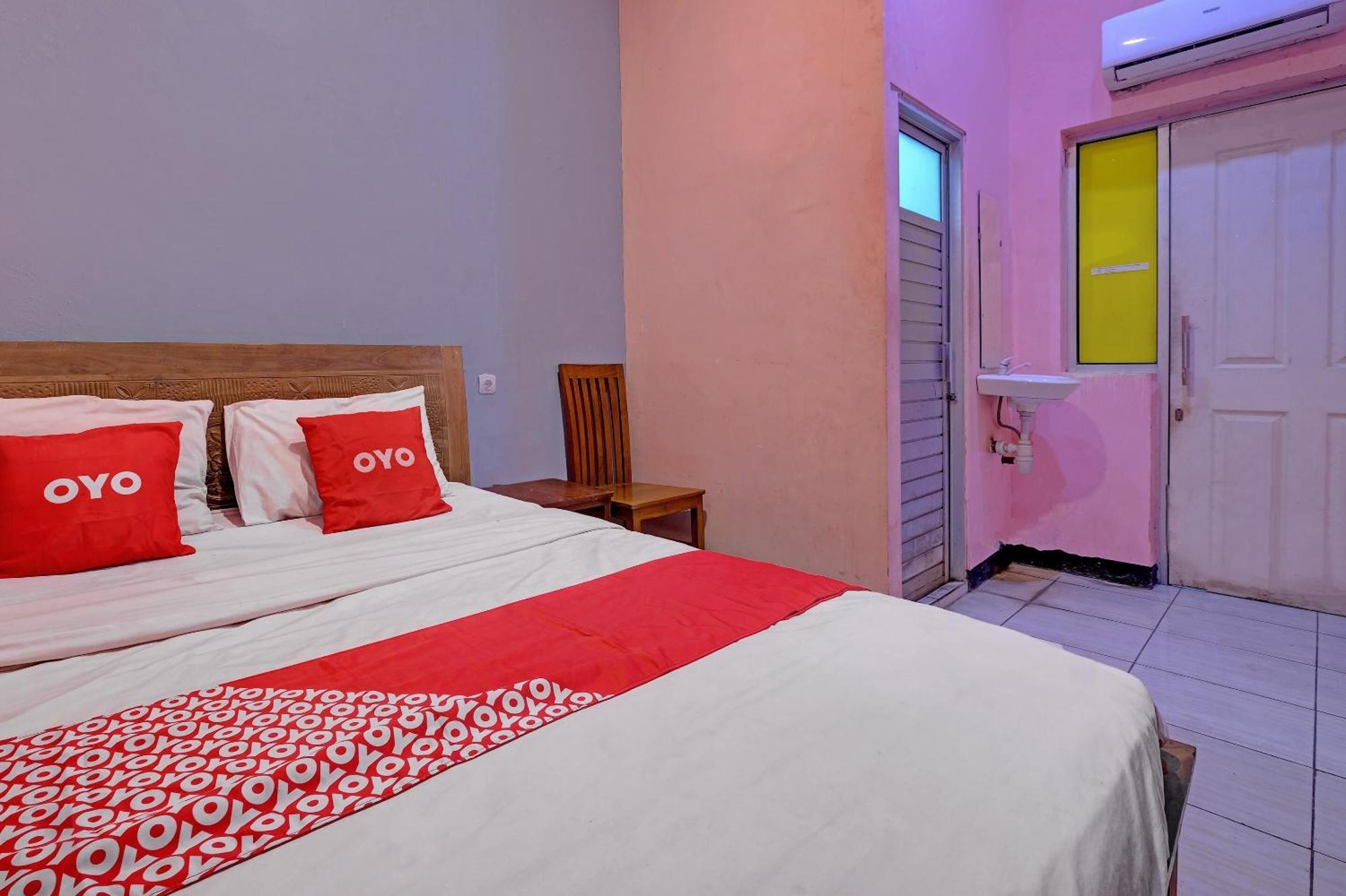 Oyo Life 92877 Hotel Rainbow 7296 Semarang Dış mekan fotoğraf