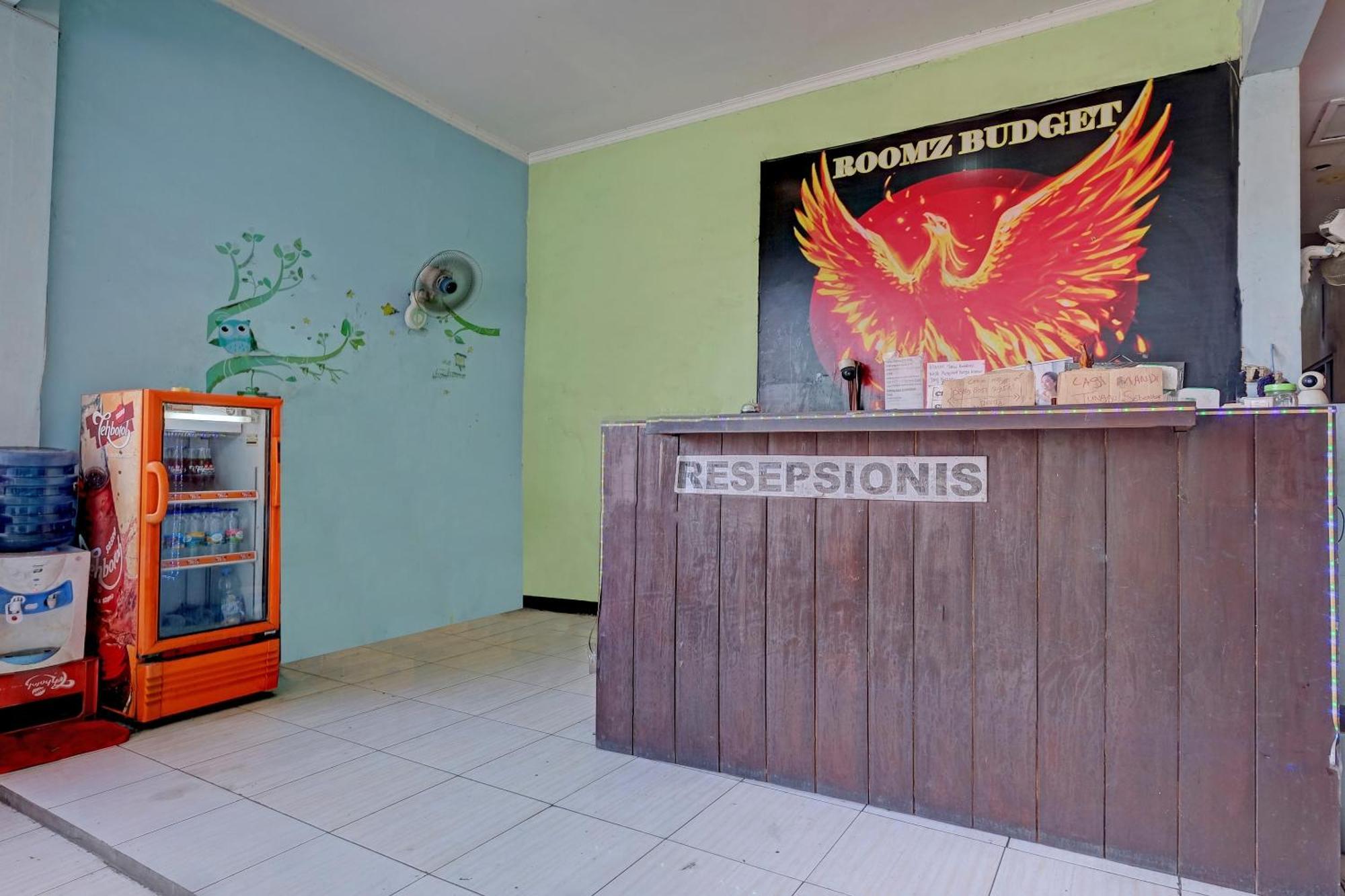 Oyo Life 92877 Hotel Rainbow 7296 Semarang Dış mekan fotoğraf