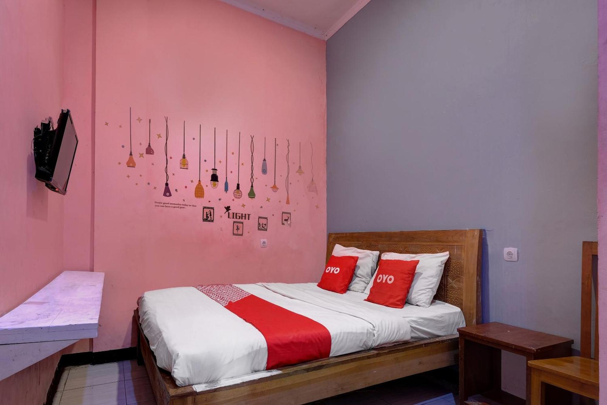 Oyo Life 92877 Hotel Rainbow 7296 Semarang Dış mekan fotoğraf